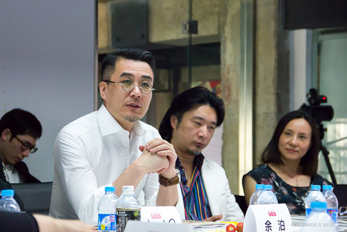 上海致逸建筑设计有限公司总建筑师余泊（左），加拿大AAI国际建筑师事务所执行副总裁谢岗（右）