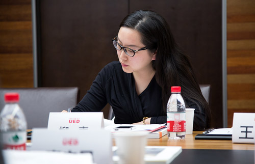 《城市•环境•设计》（UED）杂志社执行主编柳青担任主持人