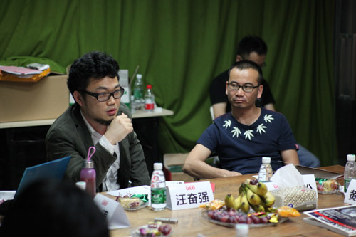 华南理工大学建筑设计研究院工作三室副主任汪奋强（左）